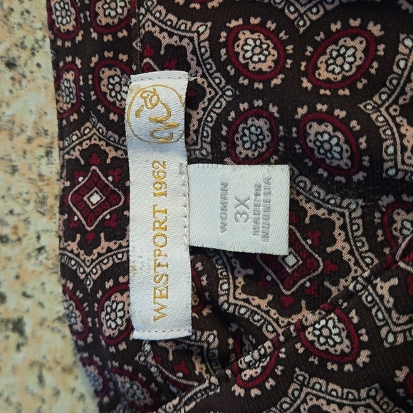 Westport Plus Size 3X Paisley Top V-Neck Geometric Pattern Flare Swing Hem - Picture 5 of 13